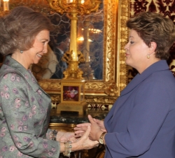 Saludo entre Doña Sofía y la Presidenta brasileña